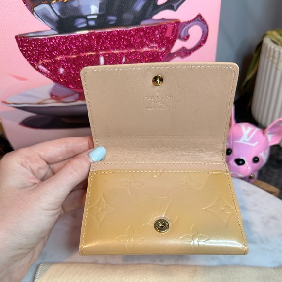 Louis Vuitton Cream Envelope Carte de Visite Monogram Vernis Wallet - Picture 6 of 15
